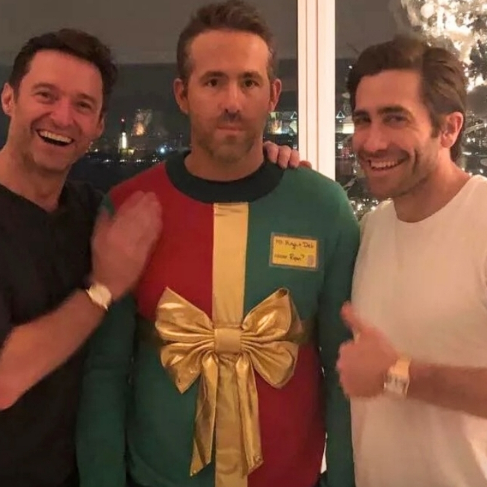 Urban Heritage Red & Green Christmas Sweater with Gold Bow - Size S/M BNWOT